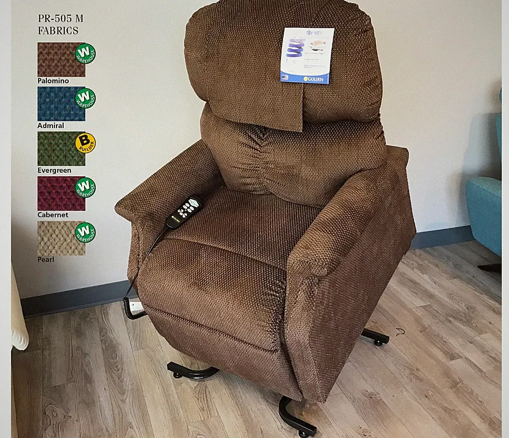 Golden Technologies MaxiComfort Comforter PR-535-PSA Small Lift Chair Recliner