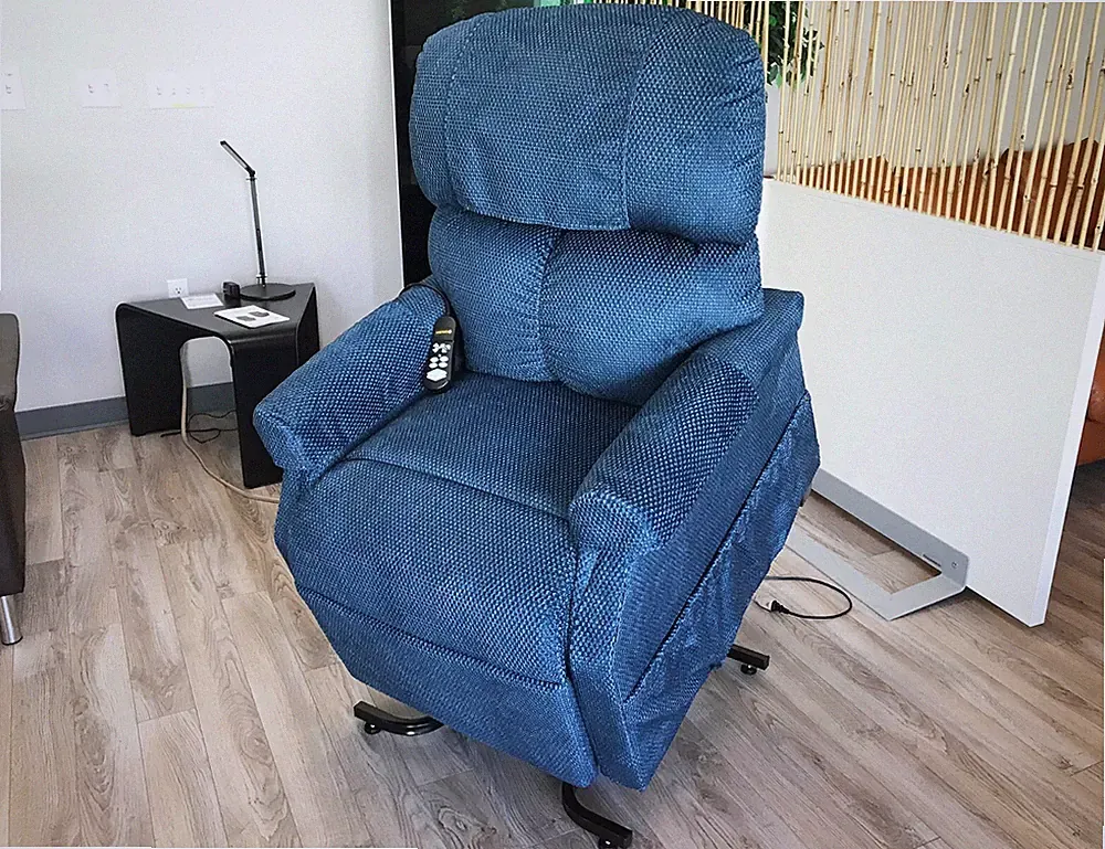 Golden Technologies MaxiComfort PR-535 Small Dual Lift Chair Chaise Recliner BLU